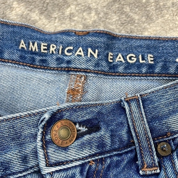 American Eagle High Rise Mom Shorts Denim Jean Cuffed Sz 4 - Picture 10 of 13